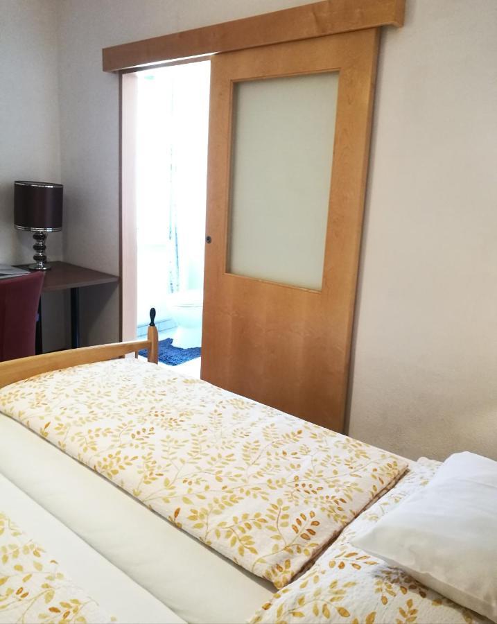 Gaestezimmer & Apartment Mayrhofer Вайдхофен-ан-дер-Ибс Экстерьер фото