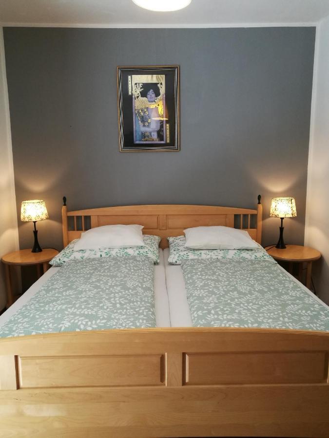 Gaestezimmer & Apartment Mayrhofer Вайдхофен-ан-дер-Ибс Экстерьер фото