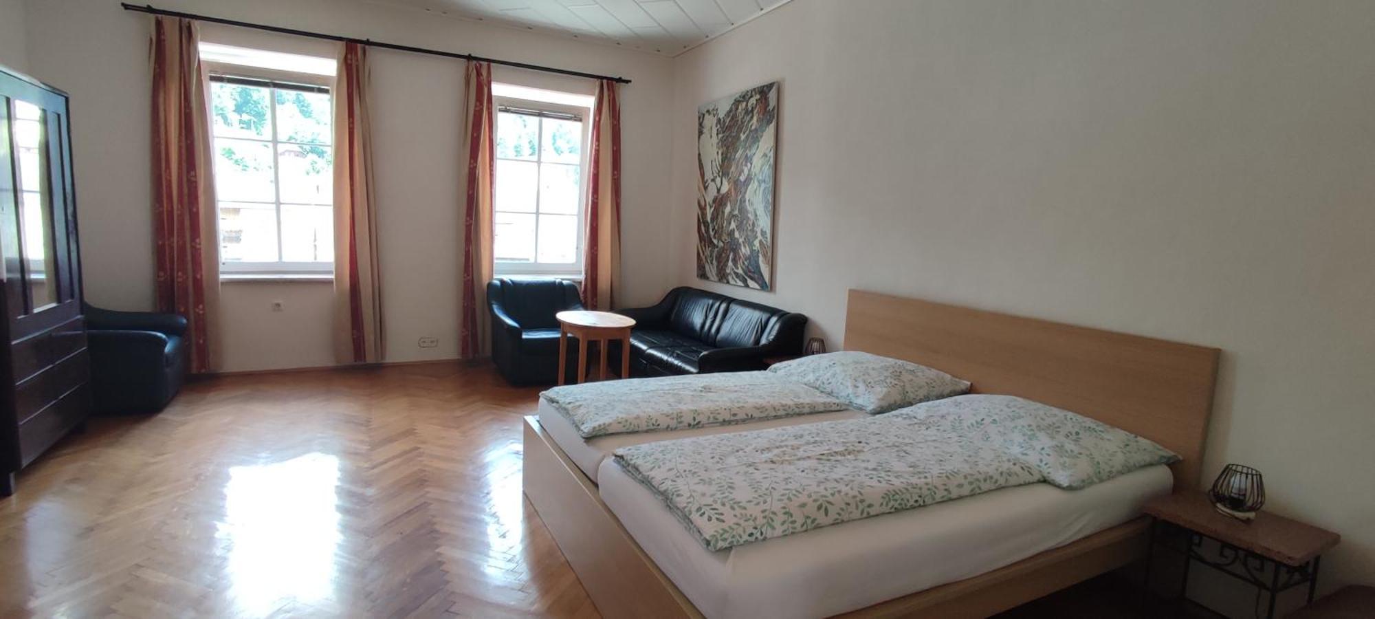Gaestezimmer & Apartment Mayrhofer Вайдхофен-ан-дер-Ибс Экстерьер фото