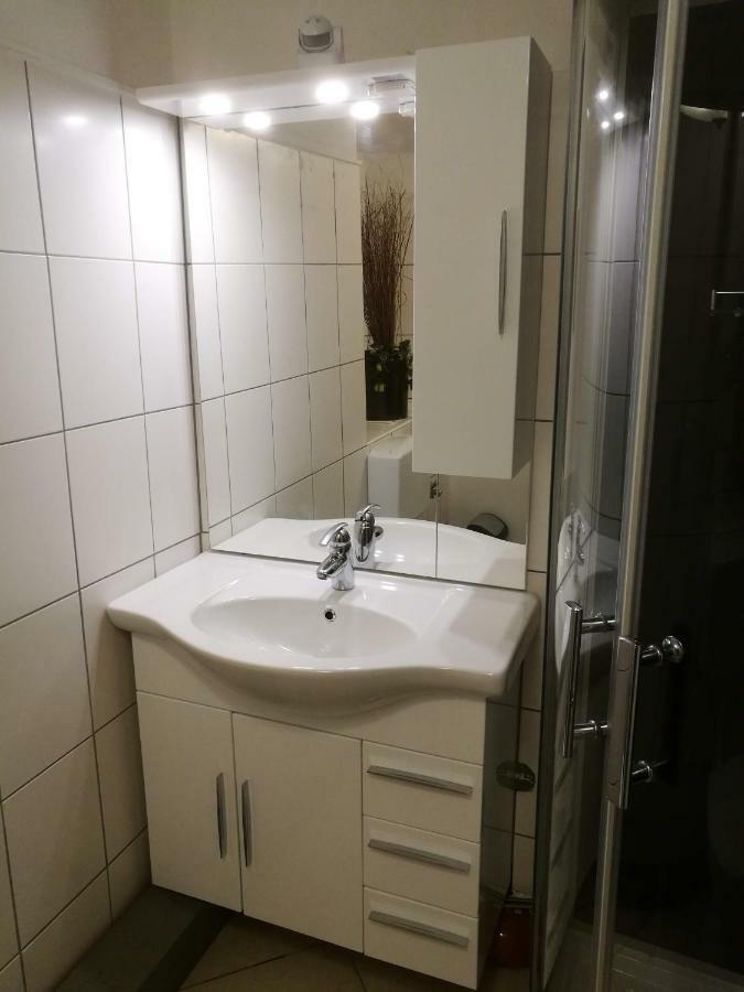 Gaestezimmer & Apartment Mayrhofer Вайдхофен-ан-дер-Ибс Экстерьер фото